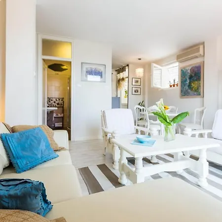 Azzurro 4 Stars Apartment