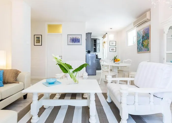 Διαμέρισμα Azzurro 4 Stars *